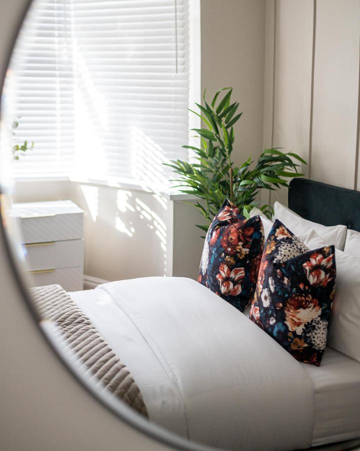 Large Luxury Solihull House - The Residence - Close To Nec - Sleeps 9 외부 사진